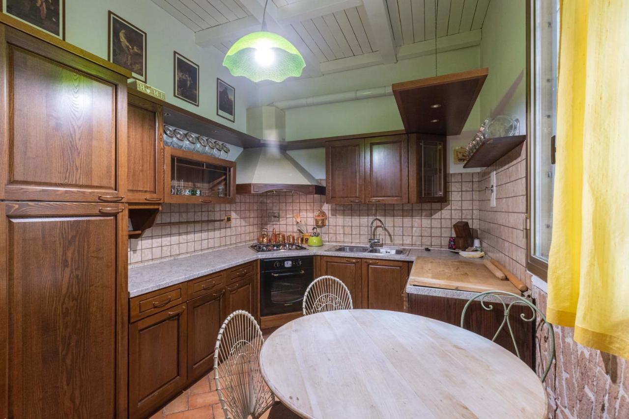 De'gombruti, Appartement Bologne